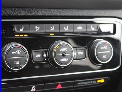 Used 2022 Volkswagen Atlas Cross Sport SE w/ Panoramic Sunroof Package AWD/4WD image 41