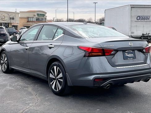 Used 2022 Nissan Altima 2.5 SV w/ SV Premium Package FWD image 12