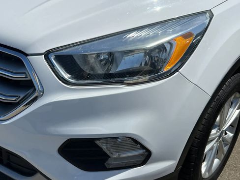 Used 2017 Ford Escape SE image 11
