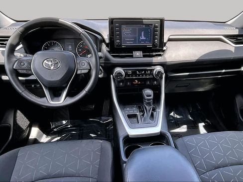 Certified 2020 Toyota RAV4 XLE w/ Convenience Package FWD image 15