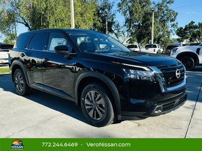 New 2025 Nissan Pathfinder S