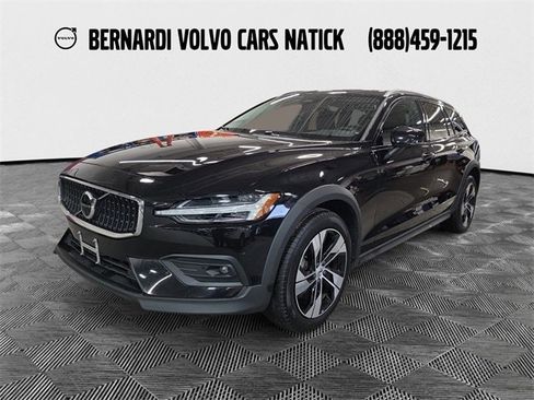 Certified 2024 Volvo V60 B5 Cross Country Plus image 1