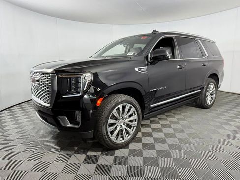 Used 2021 GMC Yukon Denali w/ Denali Ultimate Package image 3
