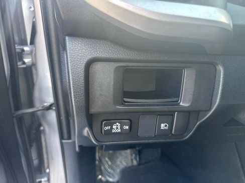 Used 2019 Toyota Tacoma SR5 RWD image 14