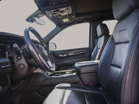 Used 2021 GMC Yukon Denali w/ Denali Premium Package image 17