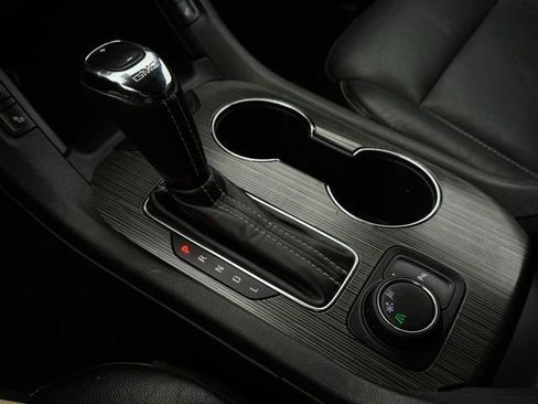 Used 2019 GMC Acadia SLT image 35