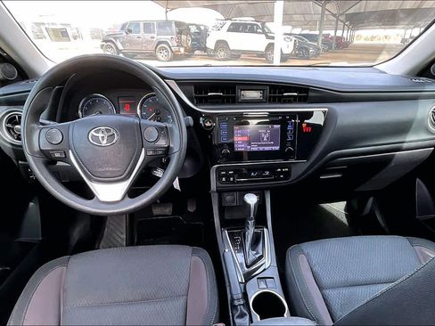 Used 2019 Toyota Corolla LE image 14