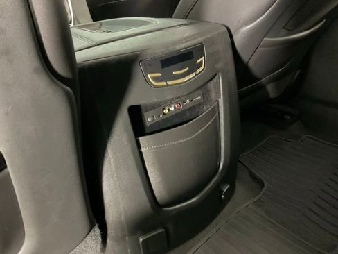 Used 2015 Cadillac Escalade Premium image 21