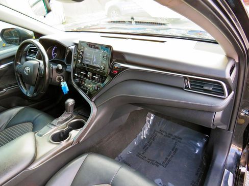 Used 2023 Toyota Camry SE FWD image 16