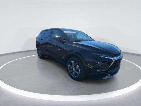 Used 2023 Chevrolet Blazer LT w/ Driver Confidence Package image 2