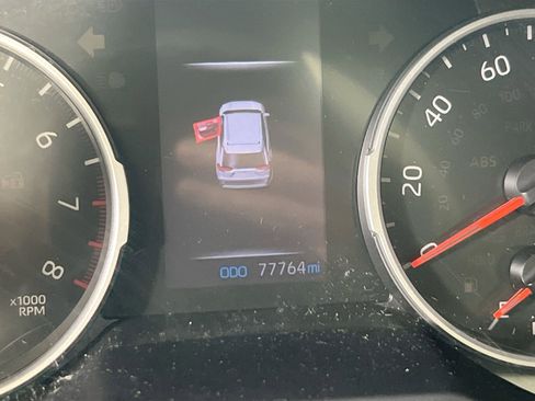 Used 2021 Toyota RAV4 XLE image 12