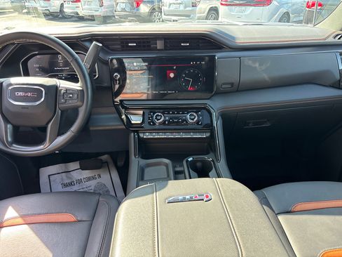 Used 2025 GMC Sierra 2500 AT4 w/ AT4 Premium Plus Package AWD/4WD image 28