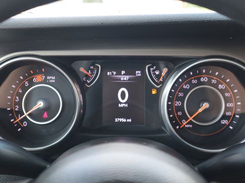 Used 2018 Jeep Wrangler Unlimited Sport AWD/4WD image 17