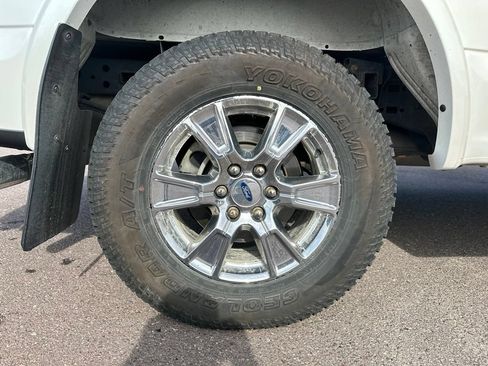 Used 2017 Ford F150 Lariat w/ Equipment Group 502A Luxury AWD/4WD image 38