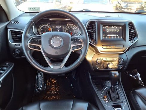 Used 2019 Jeep Cherokee Latitude Plus image 12