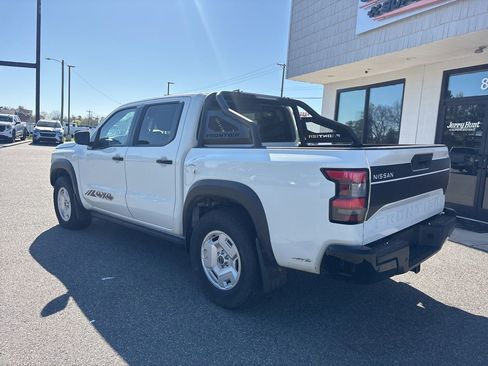 Used 2024 Nissan Frontier SV w/ Hardbody Edition image 8