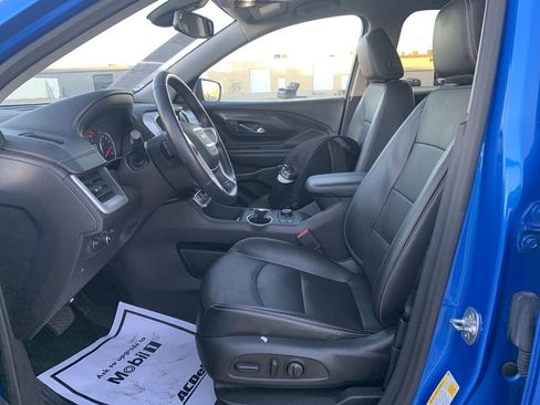 Used 2024 GMC Terrain SLT image 17