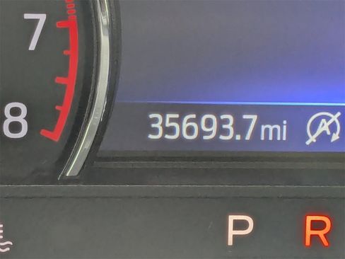 Used 2024 Ford Explorer XLT w/ Equipment Group 202A image 30