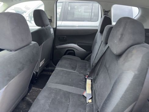 Used 2007 Mitsubishi Outlander ES image 12