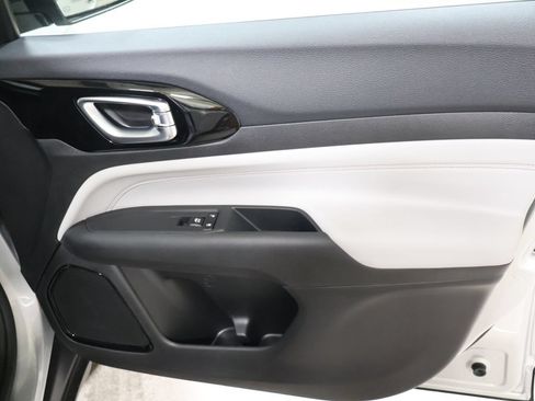 New 2026 Jeep Compass Limited AWD/4WD image 19