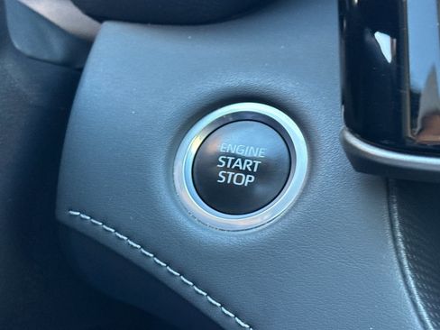 Used 2024 Toyota Highlander XLE image 34