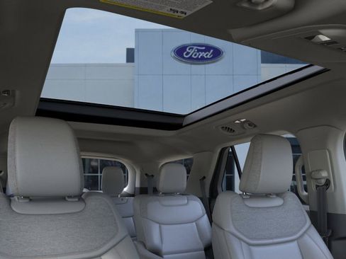 New 2026 Ford Explorer Active w/ Active Comfort Package image 22