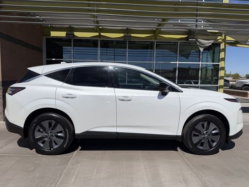 Used 2025 Nissan Murano SL AWD/4WD image 9