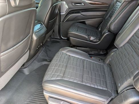 Certified 2022 Cadillac Escalade Sport Platinum w/ LPO, ONYX Package image 17