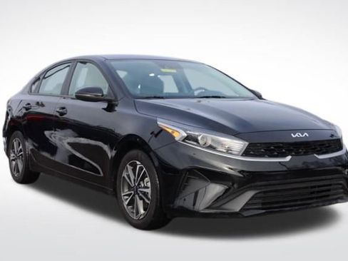 Certified 2023 Kia Forte LXS w/ LXS Technology Package image 1