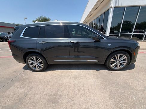 Used 2023 Cadillac XT6 Premium Luxury w/ Technology Package FWD image 6