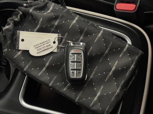 Used 2019 Chrysler Pacifica Limited image 48