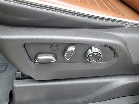 Used 2024 GMC Sierra 3500 Denali Ultimate image 7