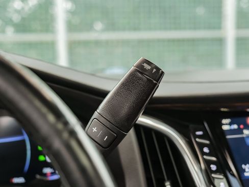 Used 2017 Cadillac Escalade ESV Luxury image 22