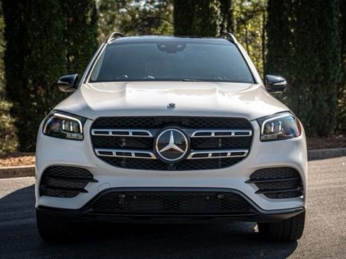 Used 2022 Mercedes-Benz GLS 450 4MATIC w/ AMG Line Exterior image 19
