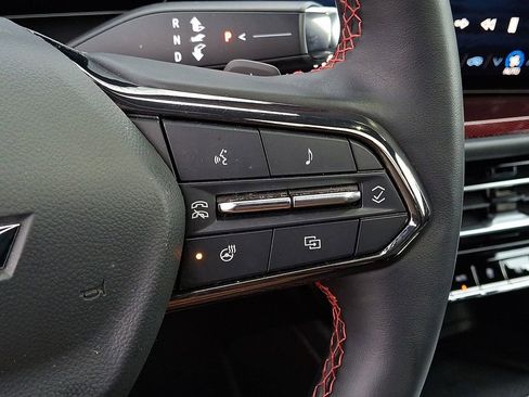 Used 2024 Chevrolet Traverse RS image 23