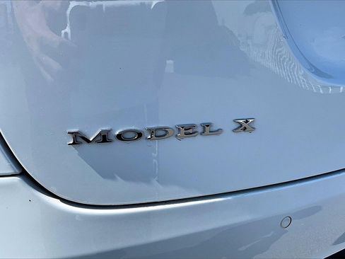 Used 2016 Tesla Model X 90D image 8