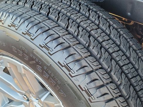 Used 2023 Chevrolet Colorado LT w/ LT Convenience Package II image 27