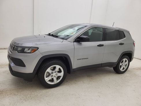 Used 2023 Jeep Compass Sport image 17