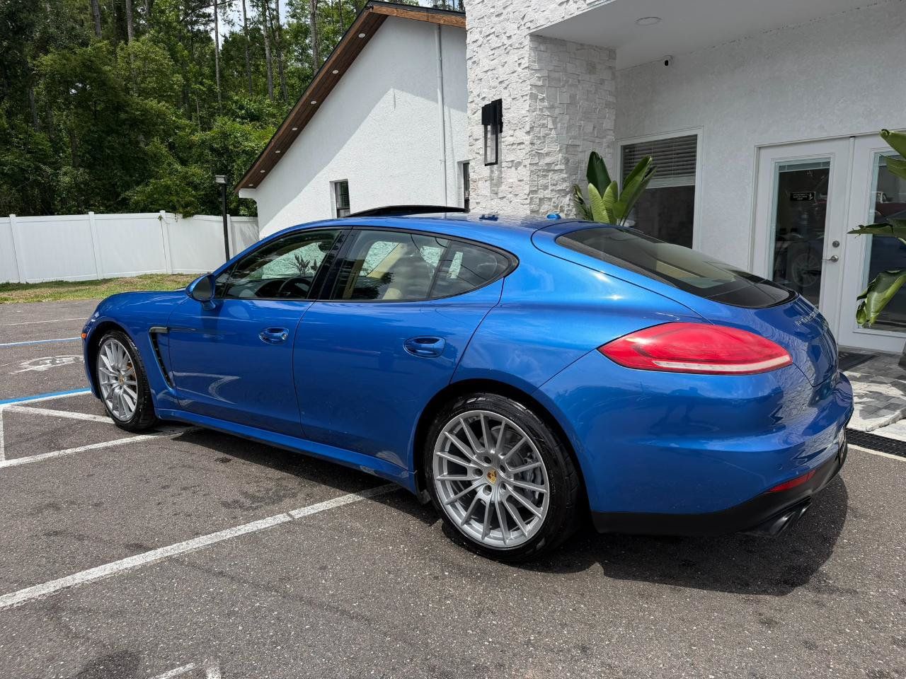 Used 2015 Porsche Panamera 4 AWD/4WD image 11