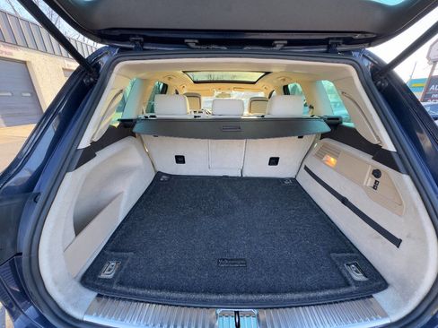 Used 2013 Volkswagen Touareg Sport image 20