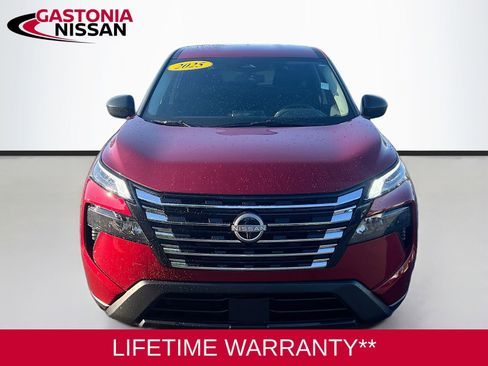 Used 2025 Nissan Rogue S FWD image 2