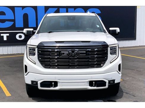 Used 2023 GMC Sierra 1500 Denali Ultimate AWD/4WD image 3
