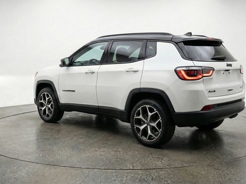 Used 2025 Jeep Compass Limited image 6