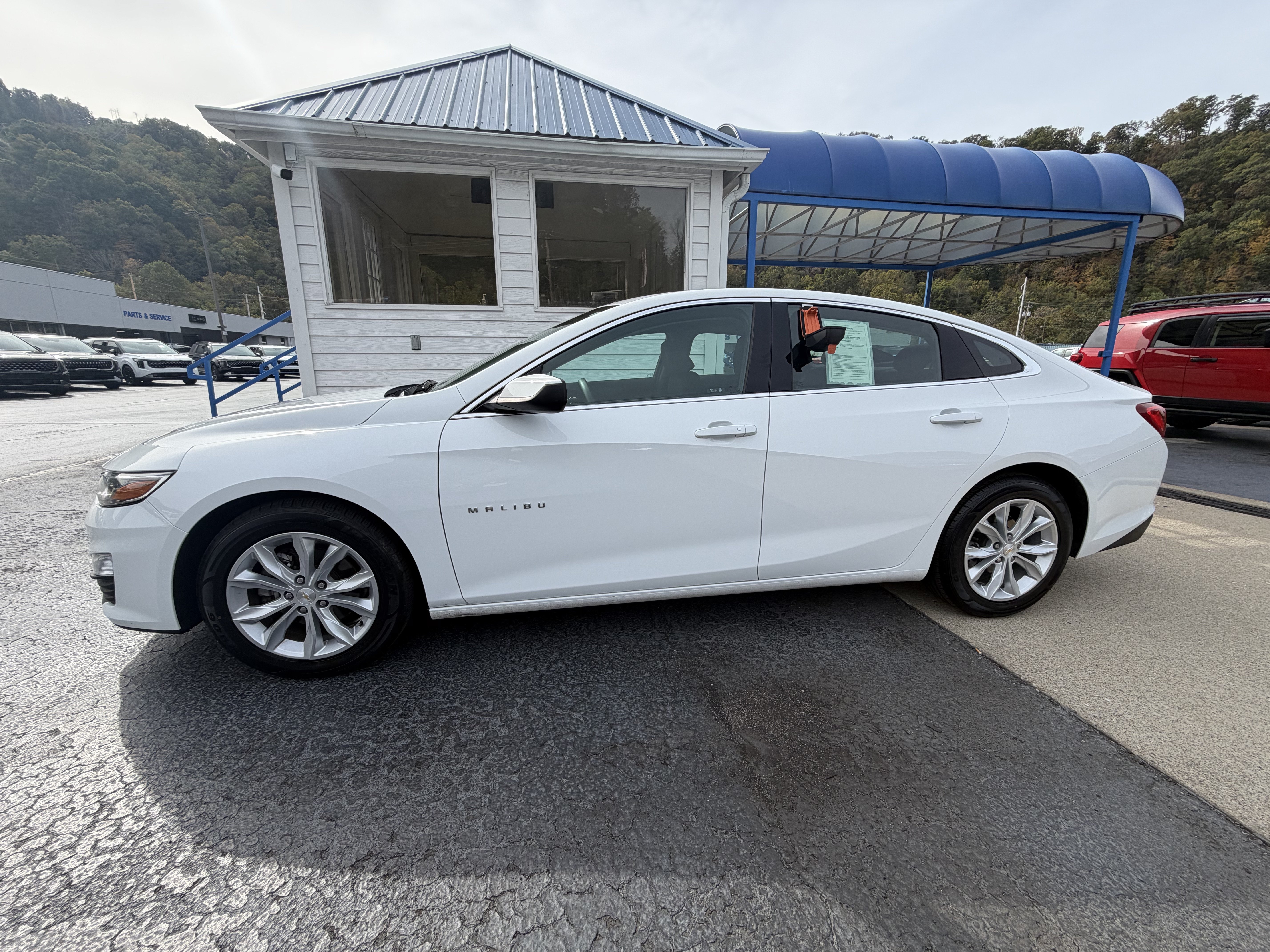 Used 2024 Chevrolet Malibu LT FWD image 4