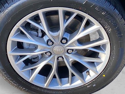 Used 2022 Jeep Grand Cherokee L Summit w/ Luxury Tech Group V image 27