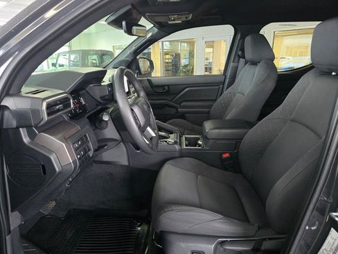 Used 2024 Toyota Tacoma SR5 AWD/4WD image 17