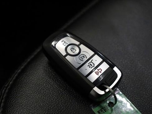 Used 2023 Ford Explorer Limited image 32