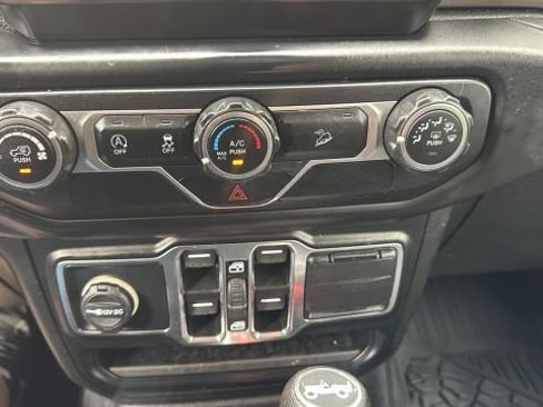 Used 2019 Jeep Wrangler Unlimited Sport S AWD/4WD image 17