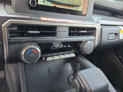 New 2026 Toyota 4Runner SR5 AWD/4WD image 19