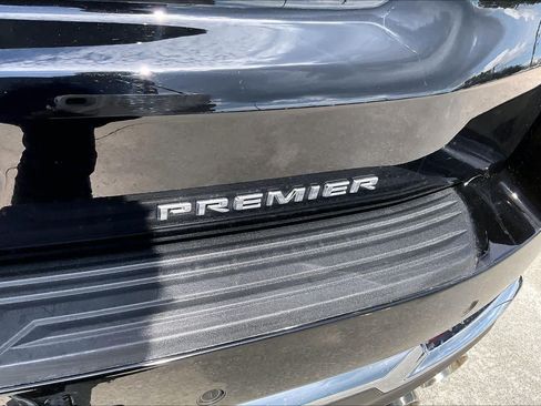 Used 2025 Chevrolet Tahoe Premier RWD image 10
